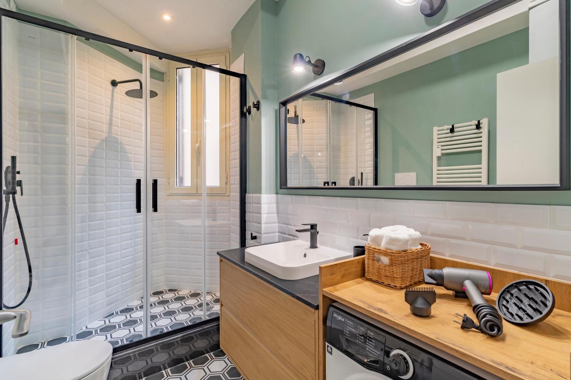 Domus Ana- Modern Elegance, Steps Away From The Colosseum And The Historic Center Apartment Rom