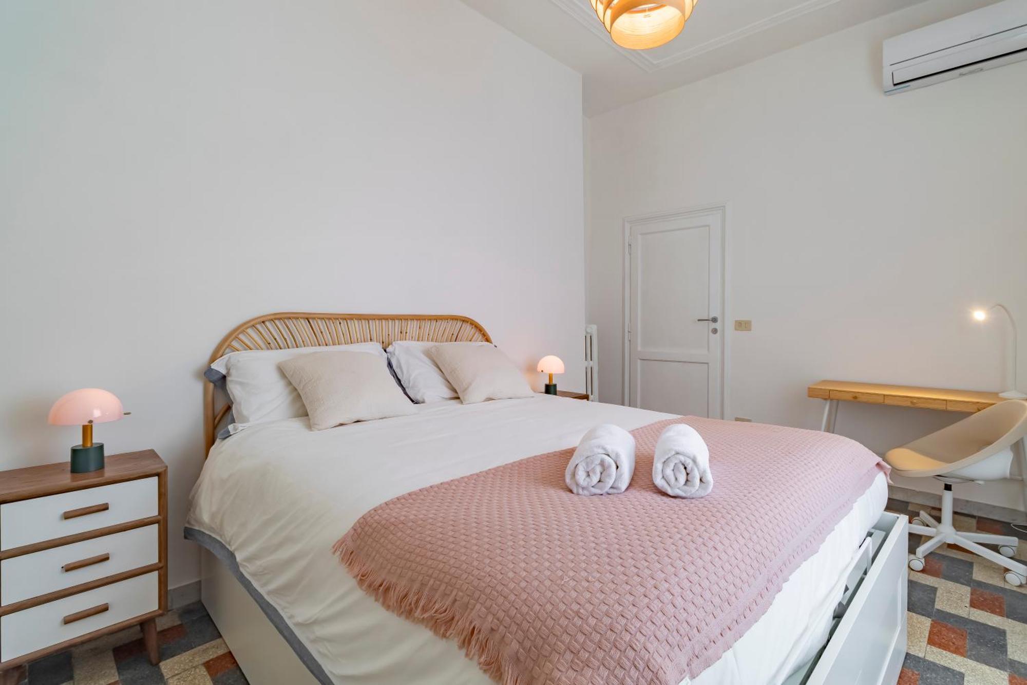 Domus Ana- Modern Elegance, Steps Away From The Colosseum And The Historic Center